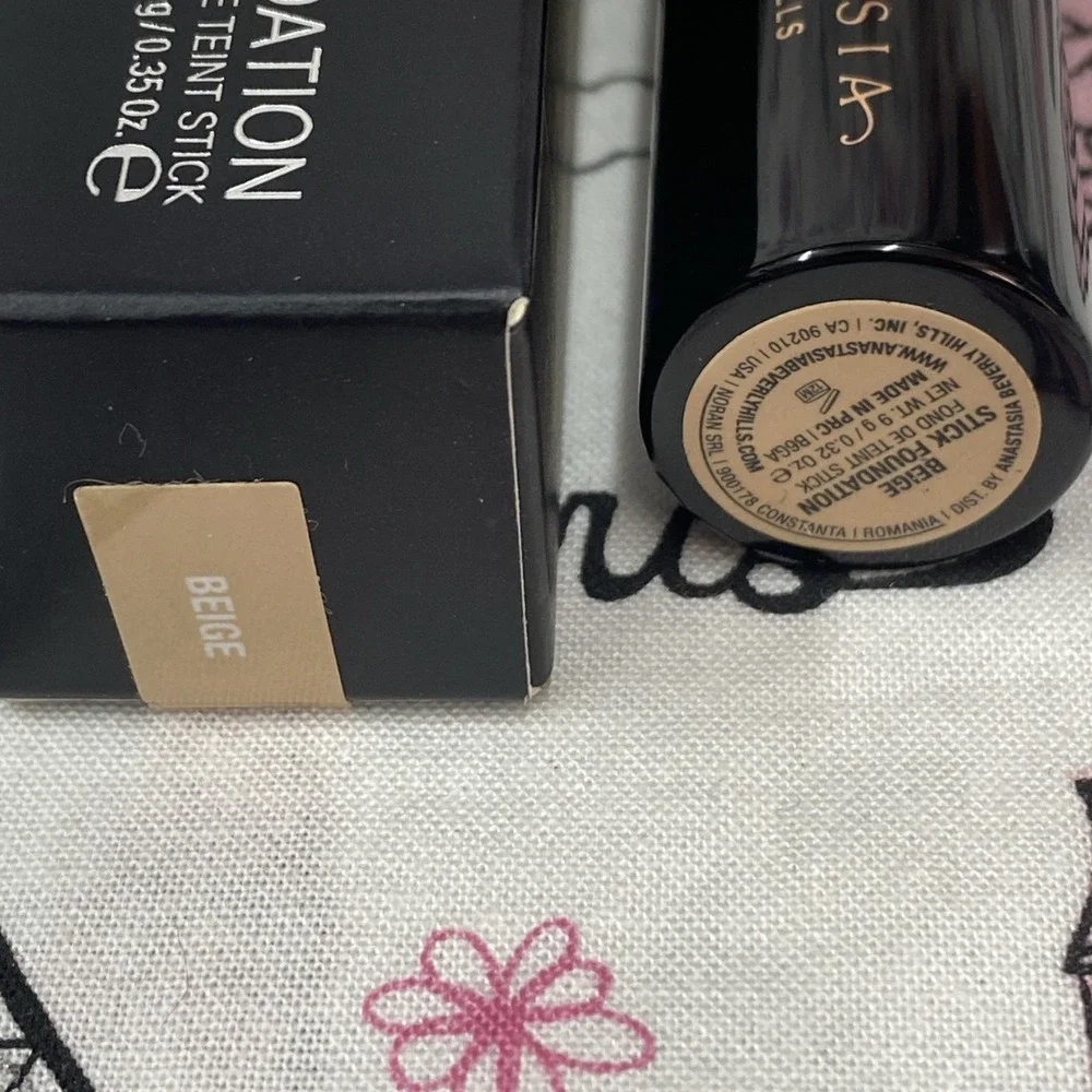 Anastasia Beverly Hills Stick Foundation -shade Beige Read Description